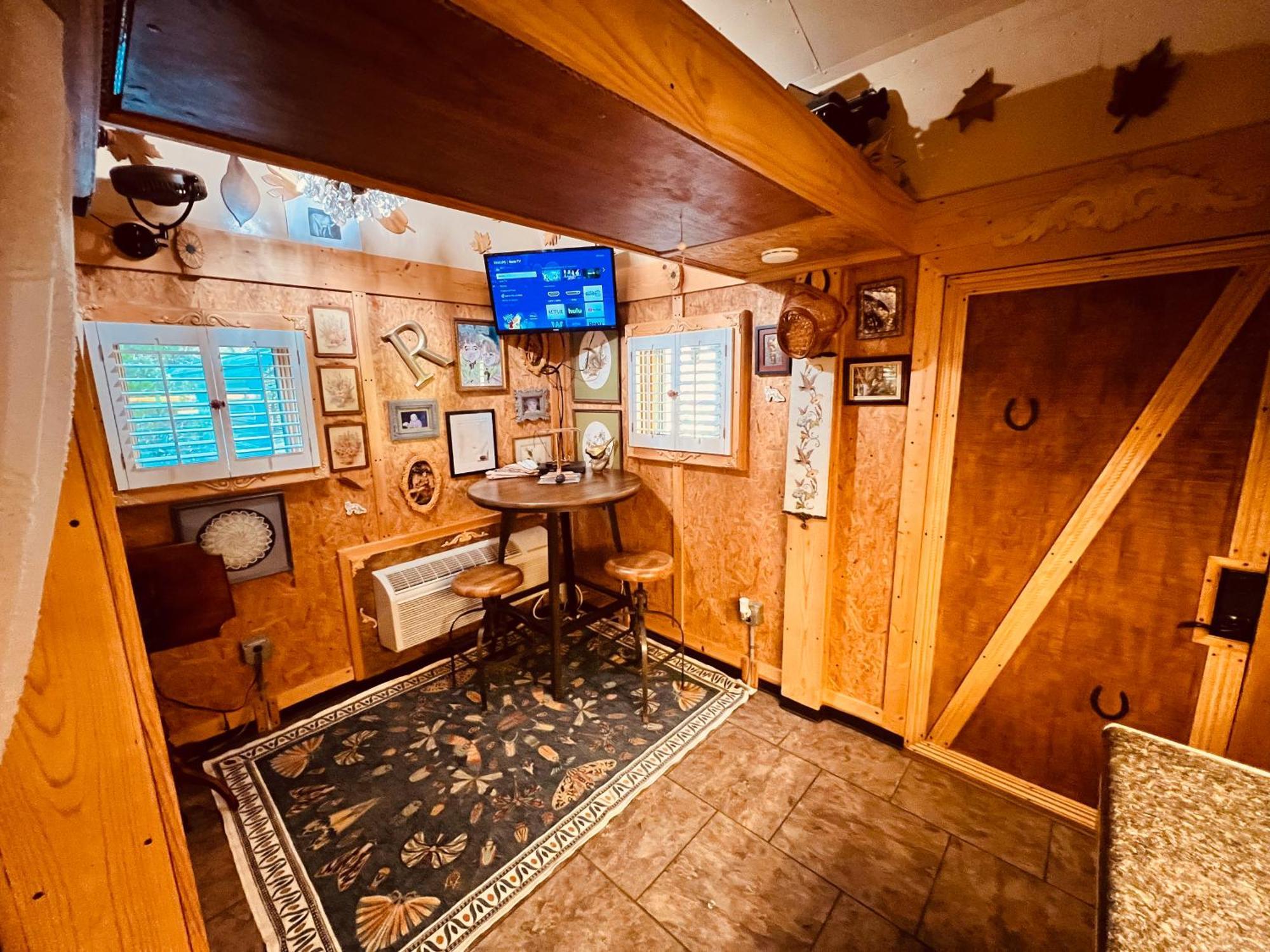 Tiny House, Wifi,Hot Tub,Secluded Villa Cosby Eksteriør bilde