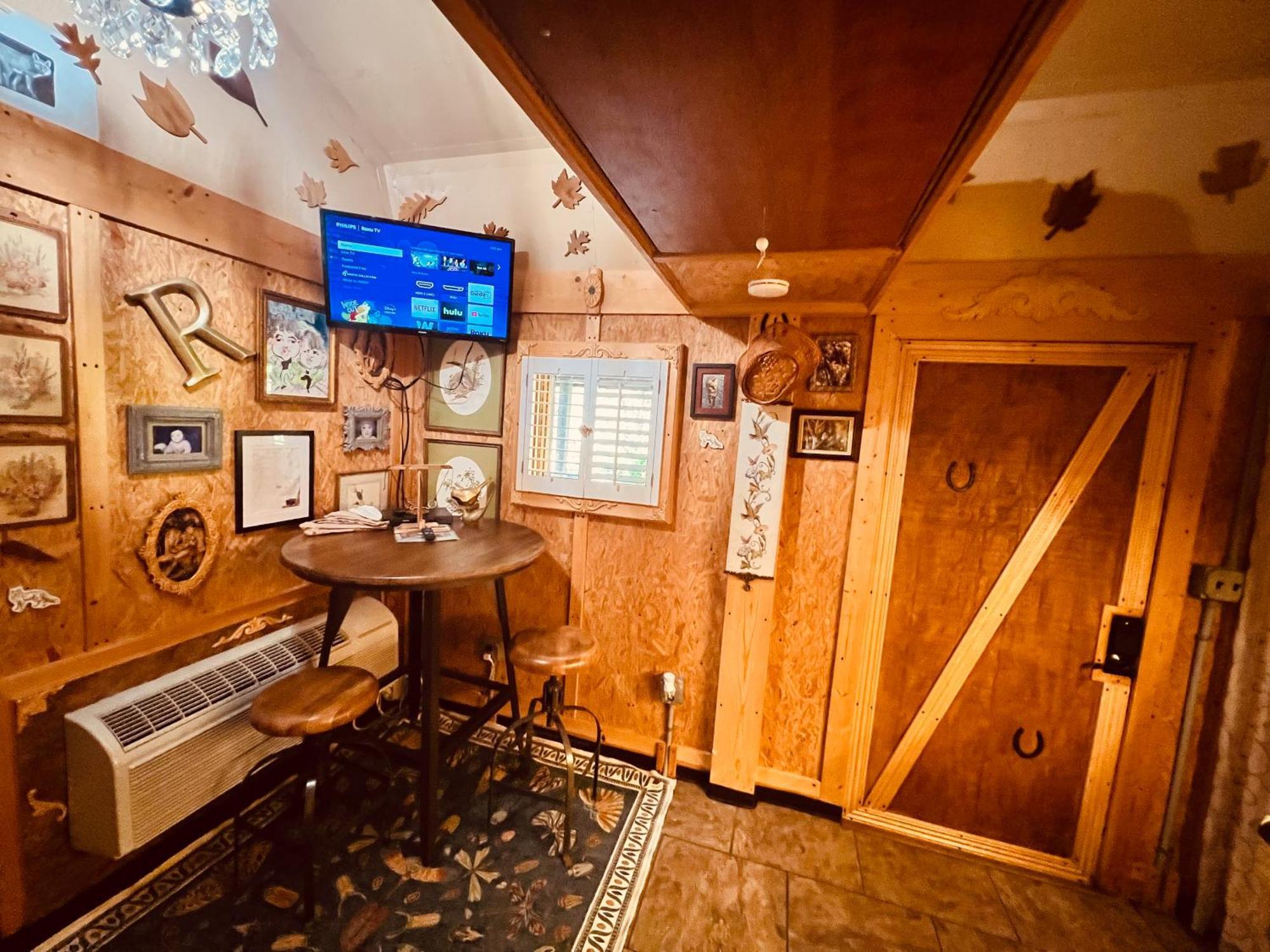 Tiny House, Wifi,Hot Tub,Secluded Villa Cosby Eksteriør bilde